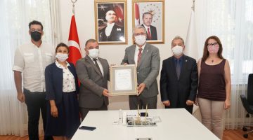 Rektör Budak’a “Tarla Bitkileri Derneği Onursal Başkanlık Beratı” verildi