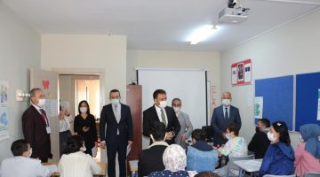 İzmir’de ‘Nerede Kalmıştık’ Eğitim Seferberliği Projesi Kurslarına Yoğun İlgi