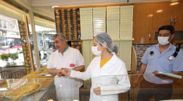 Bayraklı zabıtası bayram denetiminde