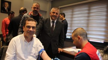 MHP İzmir’den farkındalık buluşması… İki tüp kan, bir can!