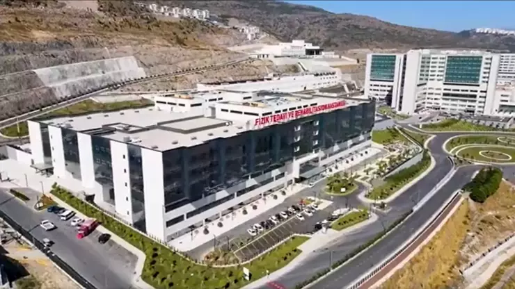 İzmir Şehir Hastanesi, hasta kabulüne başlıyor