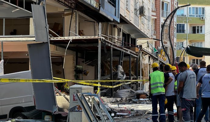 İzmir’de binada patlama! 5 kişi hayatını kaybetti